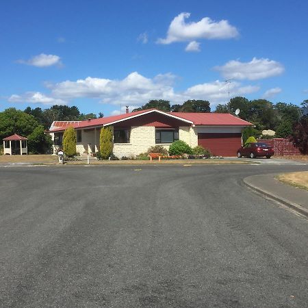 Ron And Tony'S Bed & Breakfast Tuatapere Екстериор снимка